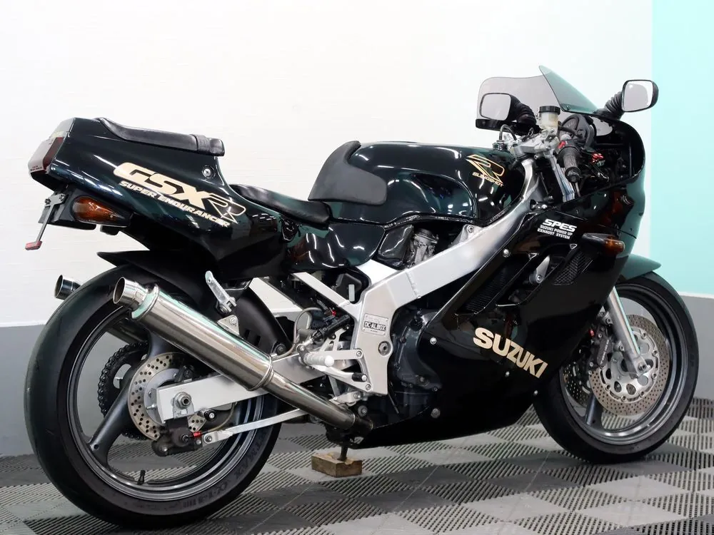 Suzuki GSX-R400 из Японии, фото 4