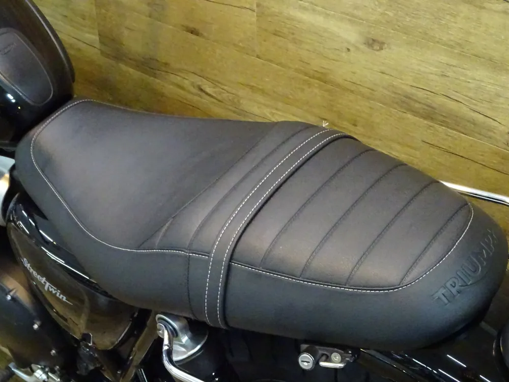 Triumph Triumph Street Twin из Японии, фото 10