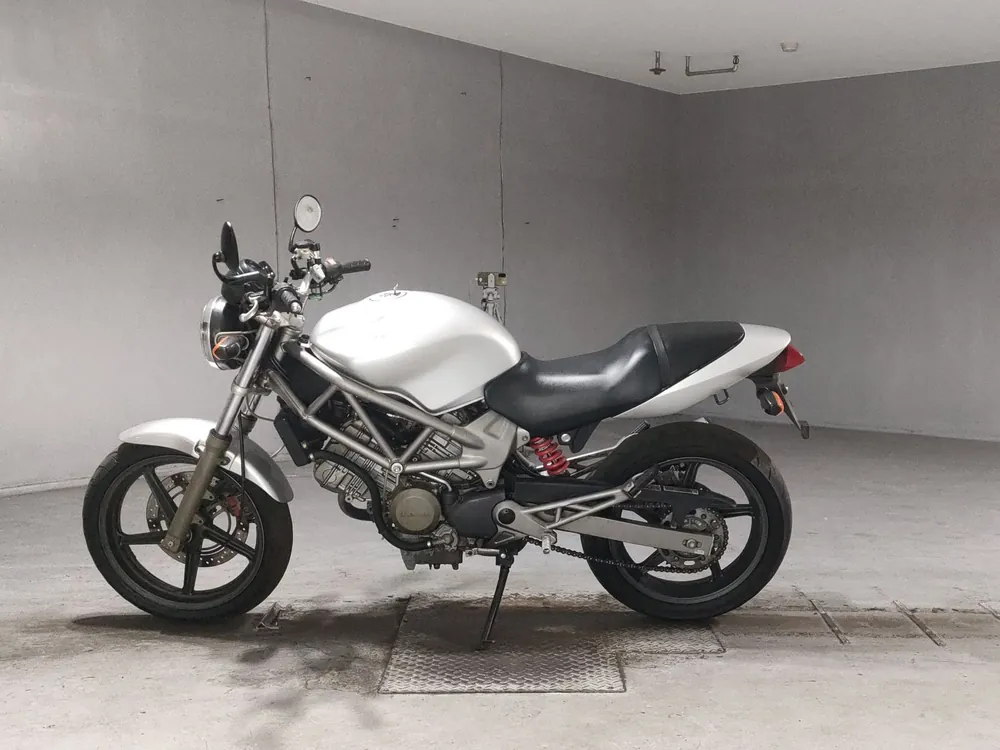 Honda VTR250 MC33 из Японии, фото 2