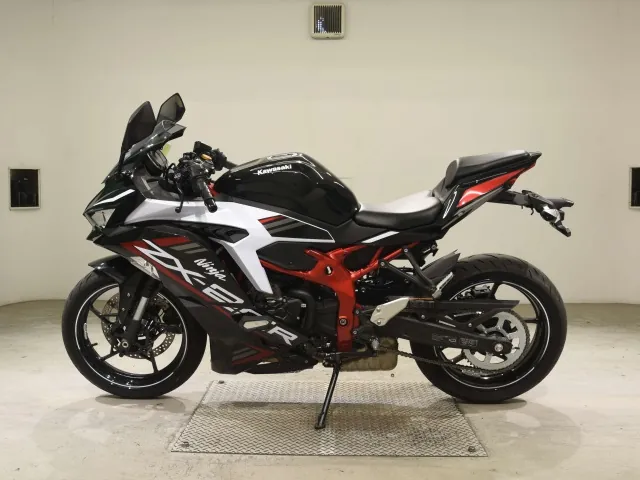 Kawasaki Ninja ZX-25R из Японии, фото 2