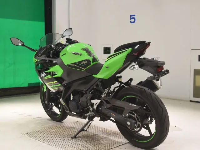 Kawasaki Ninja 400 из Японии, фото 6