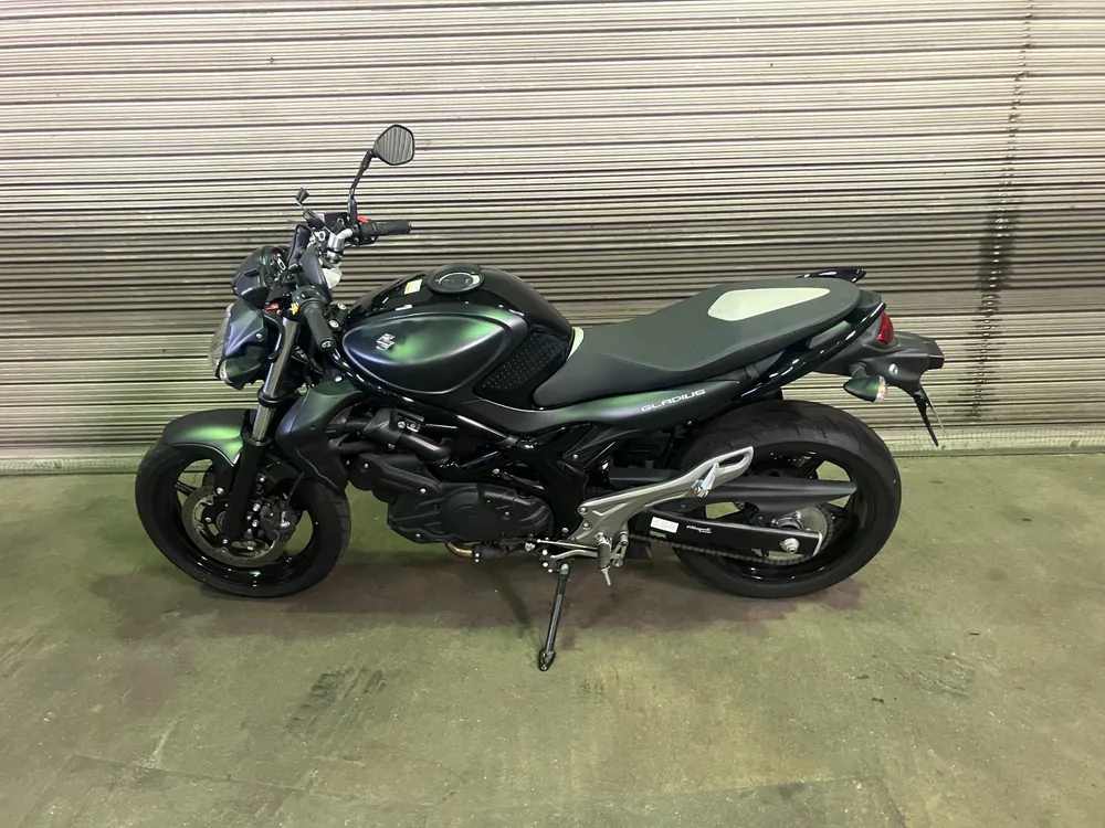 Suzuki Gladius 400 ABS из Японии, фото 2
