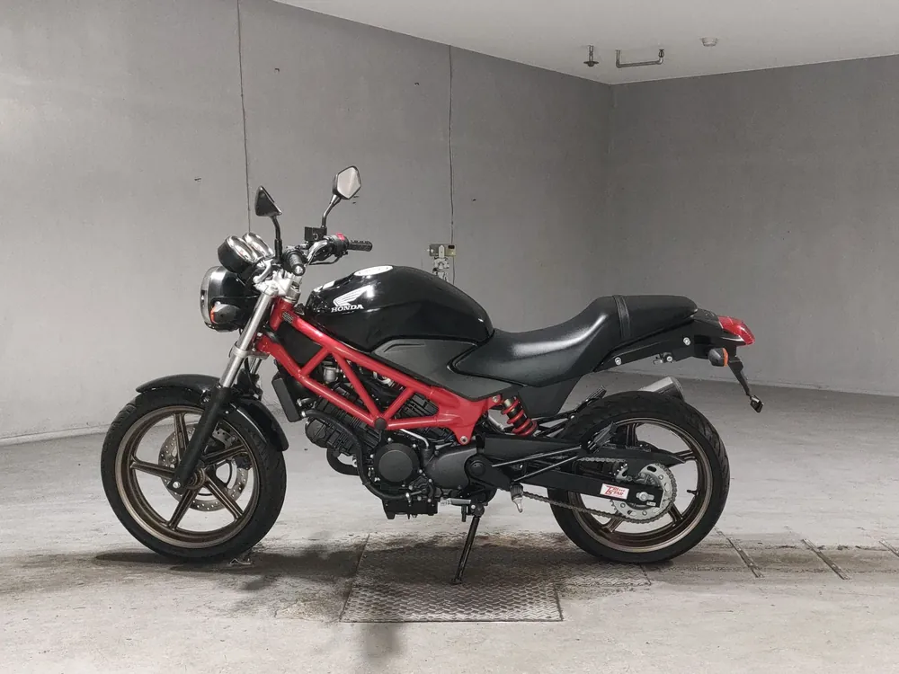 Honda VTR250 MC33 из Японии, фото 2