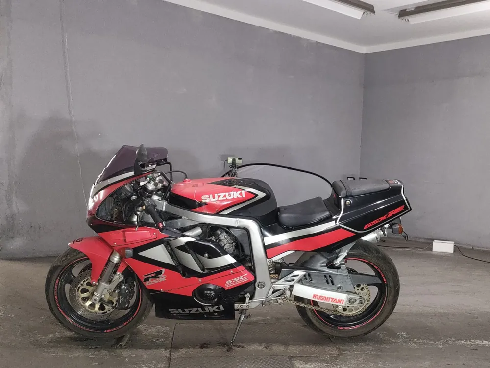 Suzuki GSX-R400R из Японии, фото 2