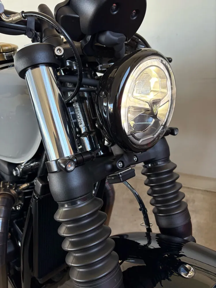 Triumph Bonneville Bobber из Японии, фото 4