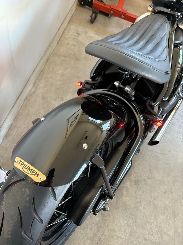 Triumph Bonneville Bobber из Японии, фото 6