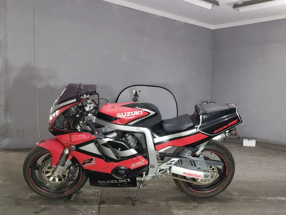 Suzuki GSX-R750 из Японии, фото 2
