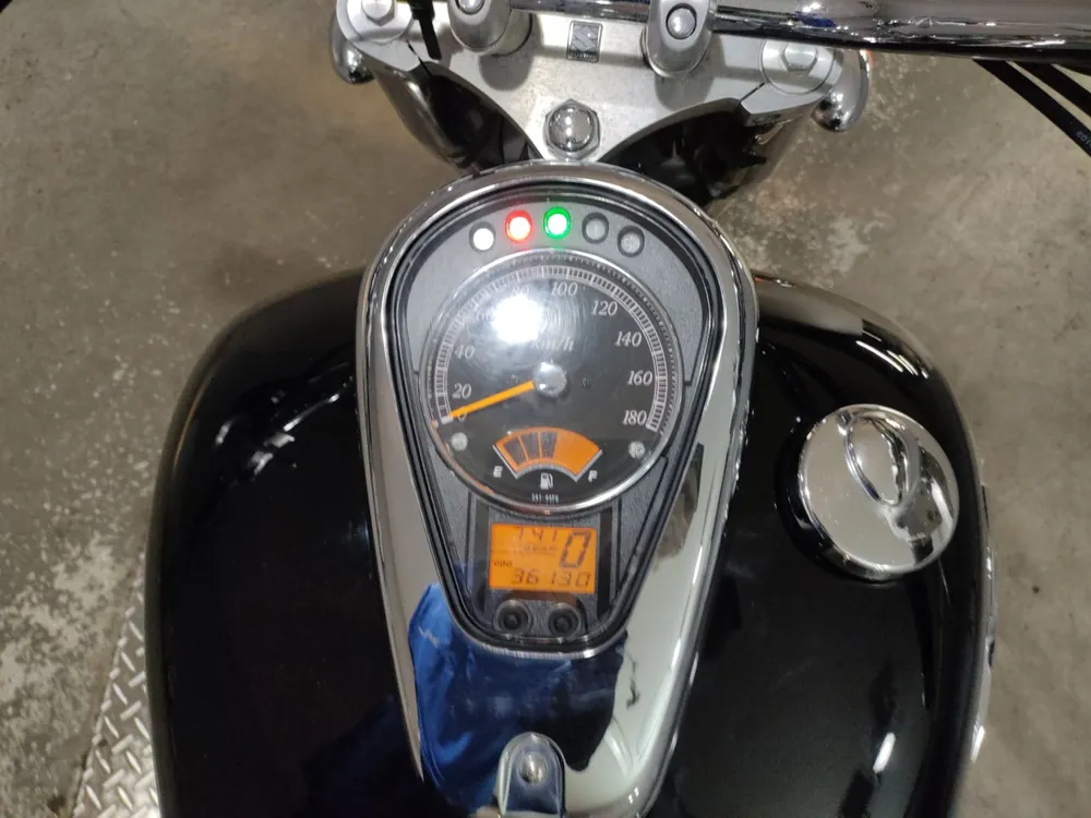 Suzuki Intruder 400 Classic из Японии, фото 5