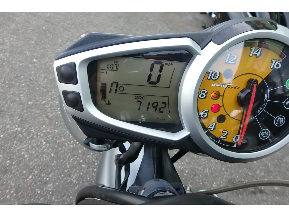 Triumph Street Triple R 675 из Японии, фото 18