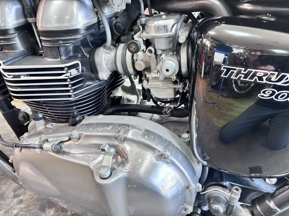 Triumph Thruxton 900 из Японии, фото 2